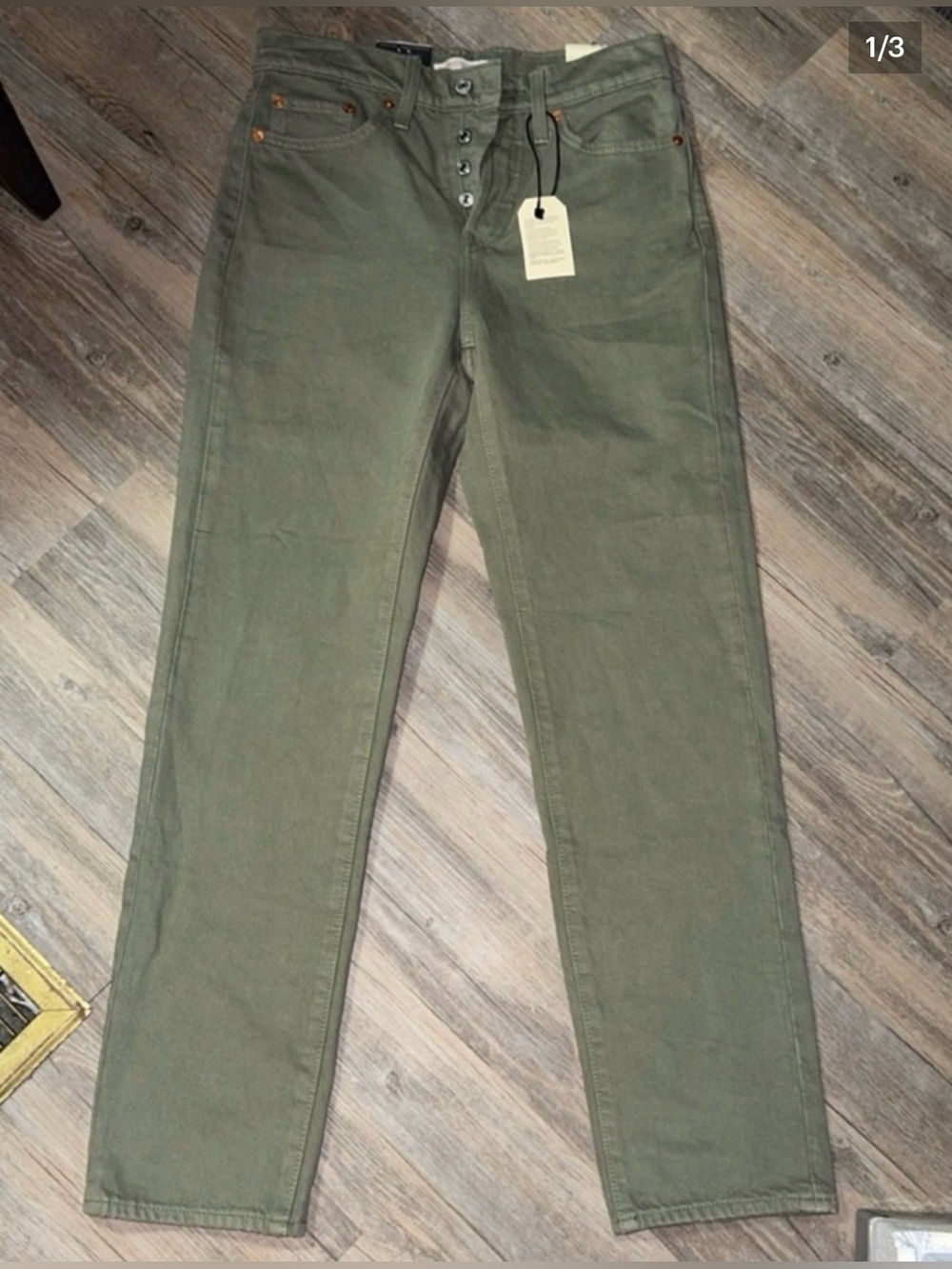 Levi’s Wedgie Straight Leg High Rise Green Jeans Size 27
